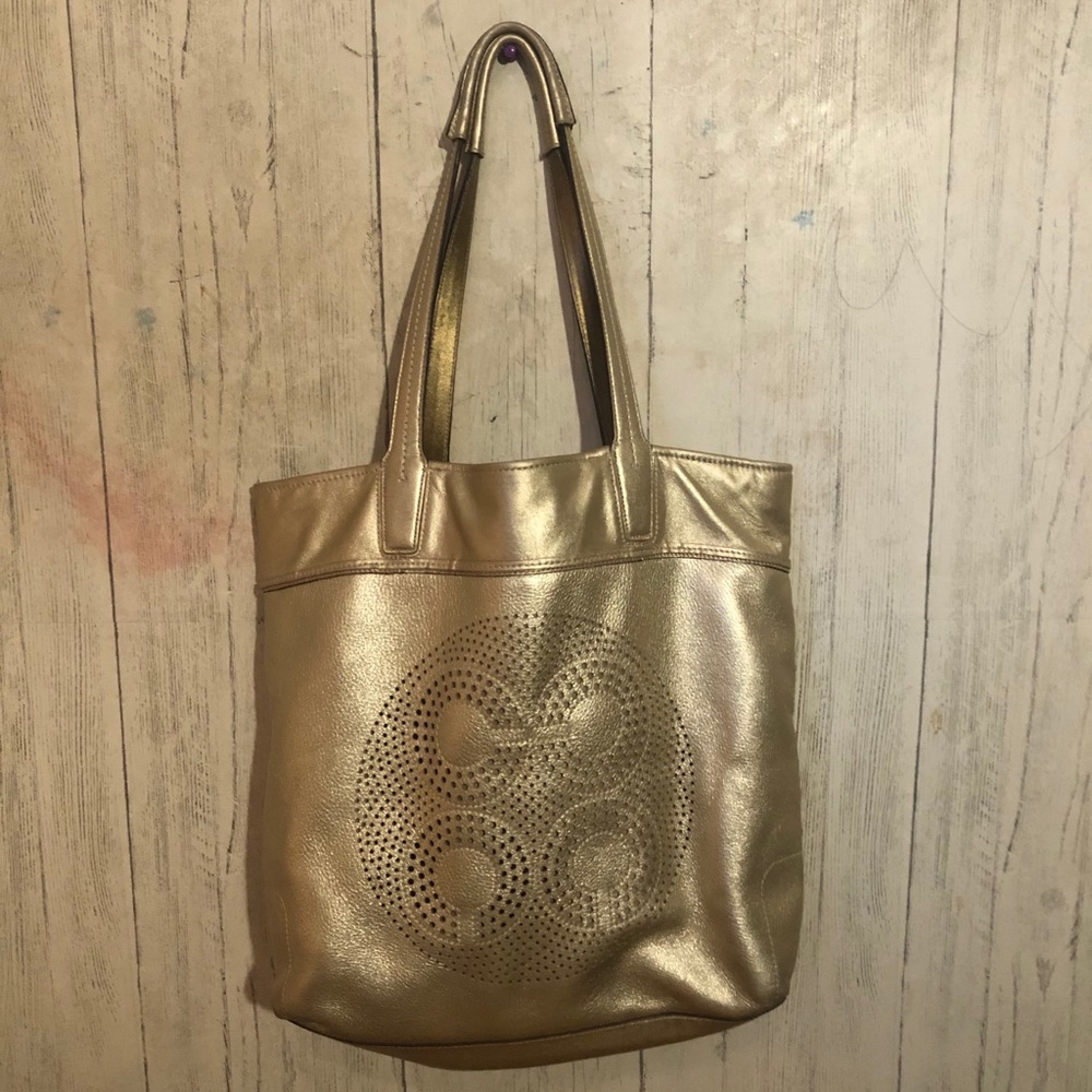 ❗️SOLD❗️ Coach Gold shiny purse